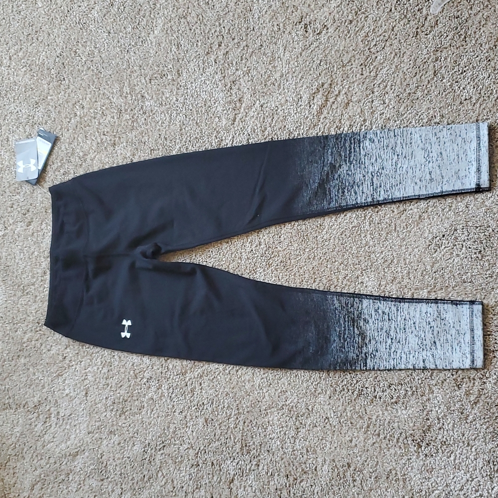NWT Undet Armour legging, size YMD